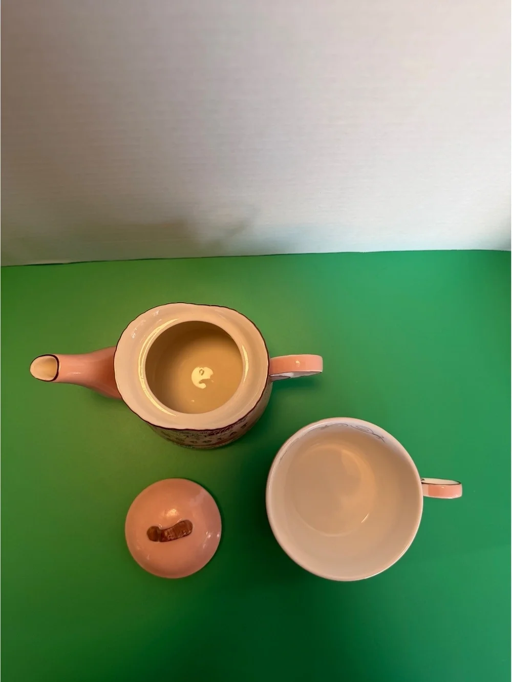 Vintage Pink Ceramic Teapot with Cup Set - Paris Chocolat Design
